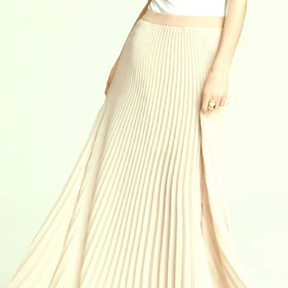 BCBG cream pleated maxi skirt.